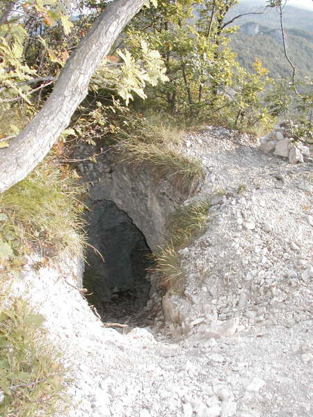 Schtzengrben und Stollen aus dem 1. Weltkrieg