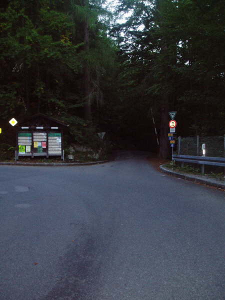 geradeaus durch die Schranke