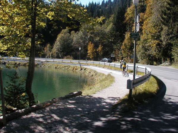Weiter direkt am Ufer entlang